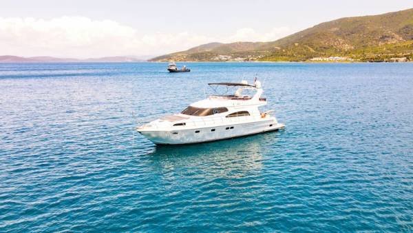 ZEUS YACHT