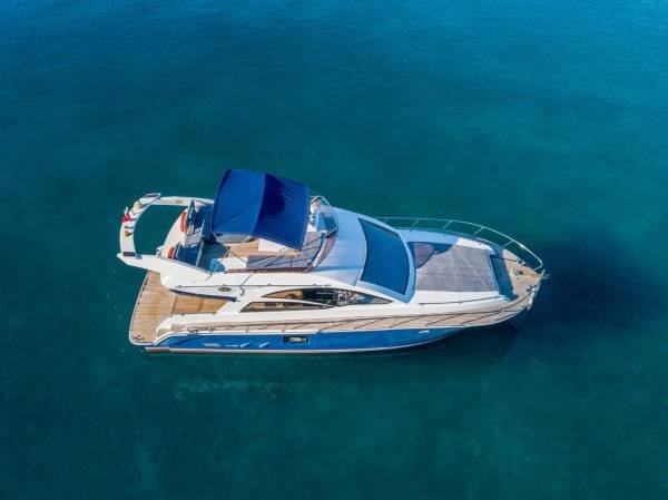 Moonlight Yacht charter