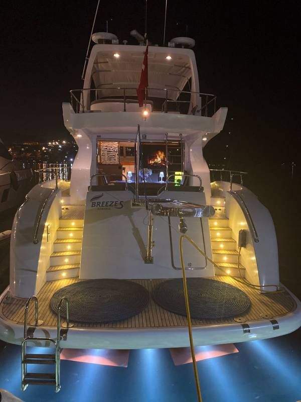 Motor Yacht Breeze S 21 Metre 4 Kabinli Lüks Motor Yat - Görsel 15