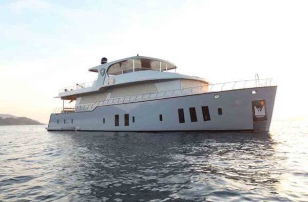 CUENTO YACHT CHARTER 12